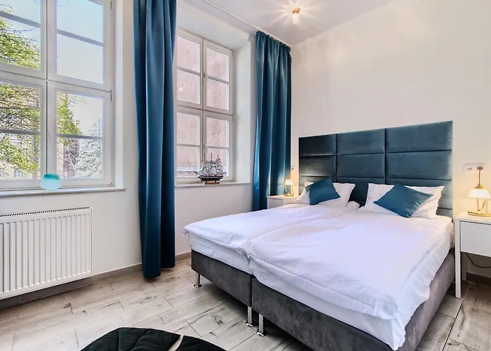 Happiness - Old Town Garbary